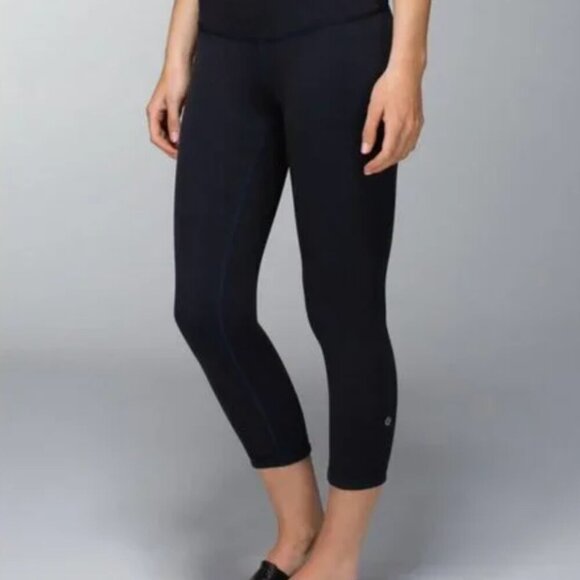 Lululemon Wunder Under Leggings (Reversible) - Black & Pipe Dream Blue - Picture 2 of 8